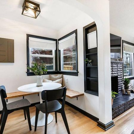 Picture Perfect Bungalow In The Heart Of Dt Vancouver Exterior photo