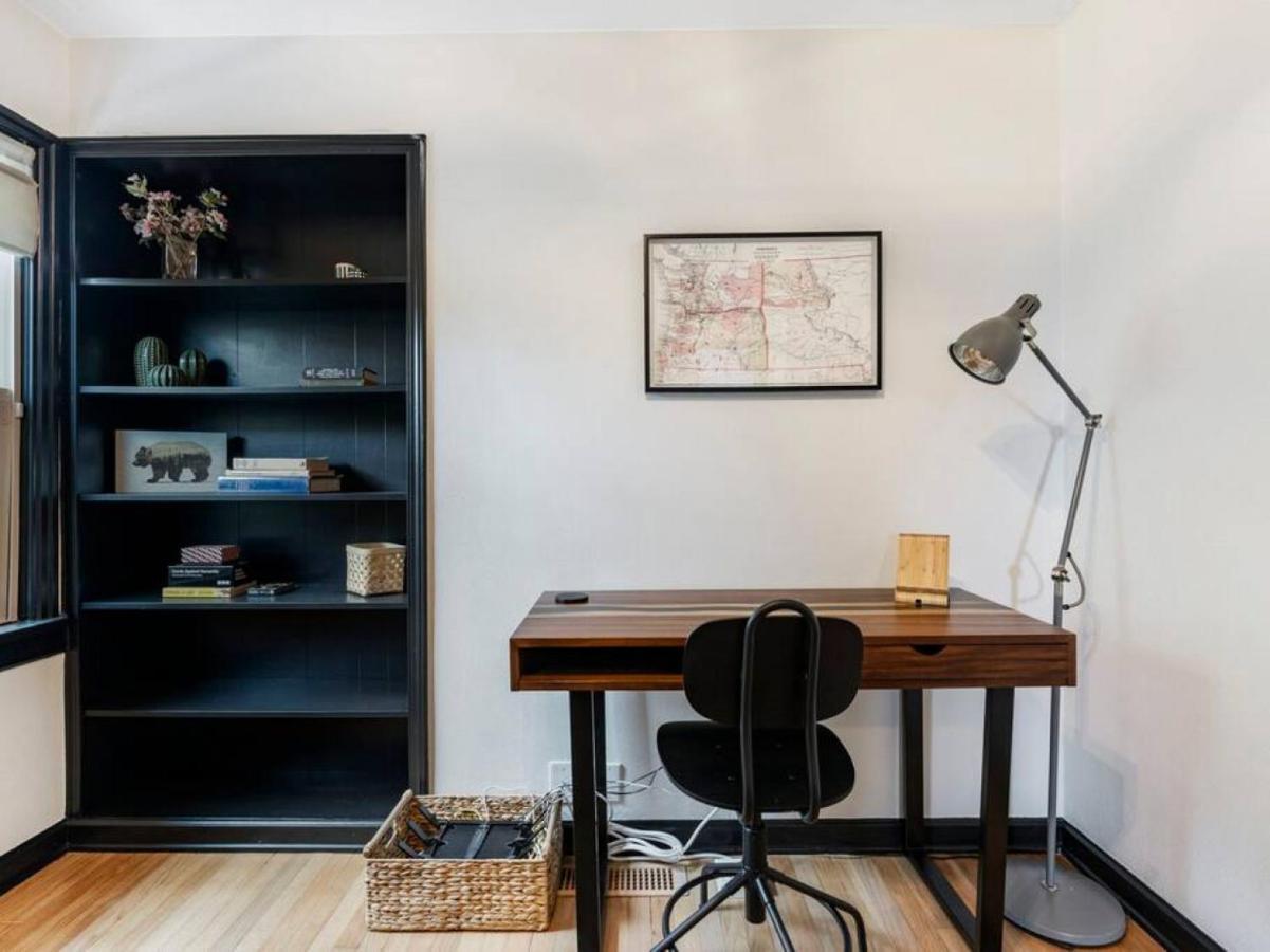 Picture Perfect Bungalow In The Heart Of Dt Vancouver Exterior photo